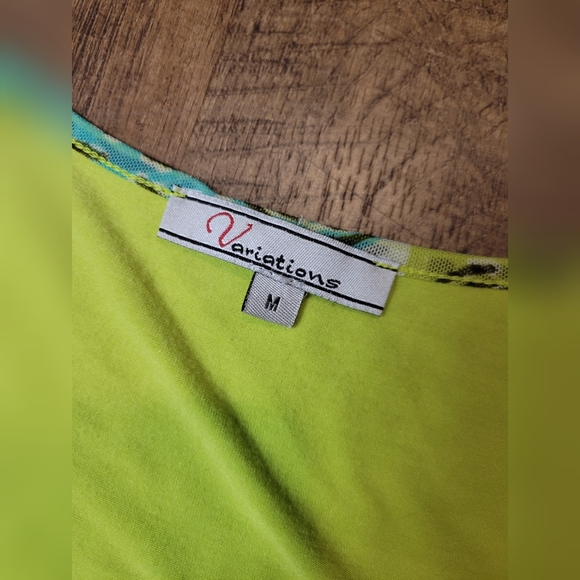 FREE W BUNDLE Variations Y2K lettuce hem top - Picture 6 of 11